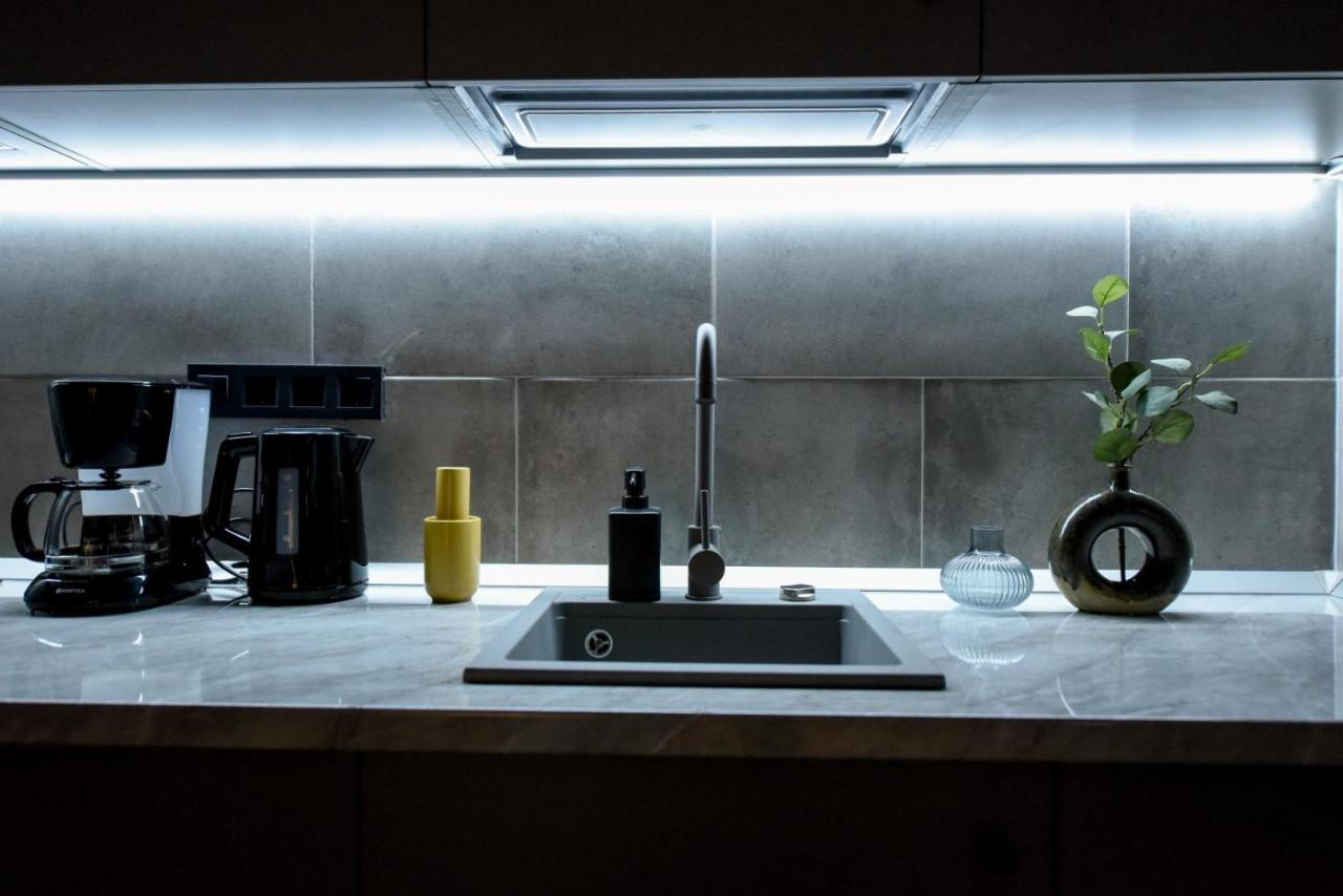 Luxury Near Radisson - Projector & Modern Design Apartment Bucharest