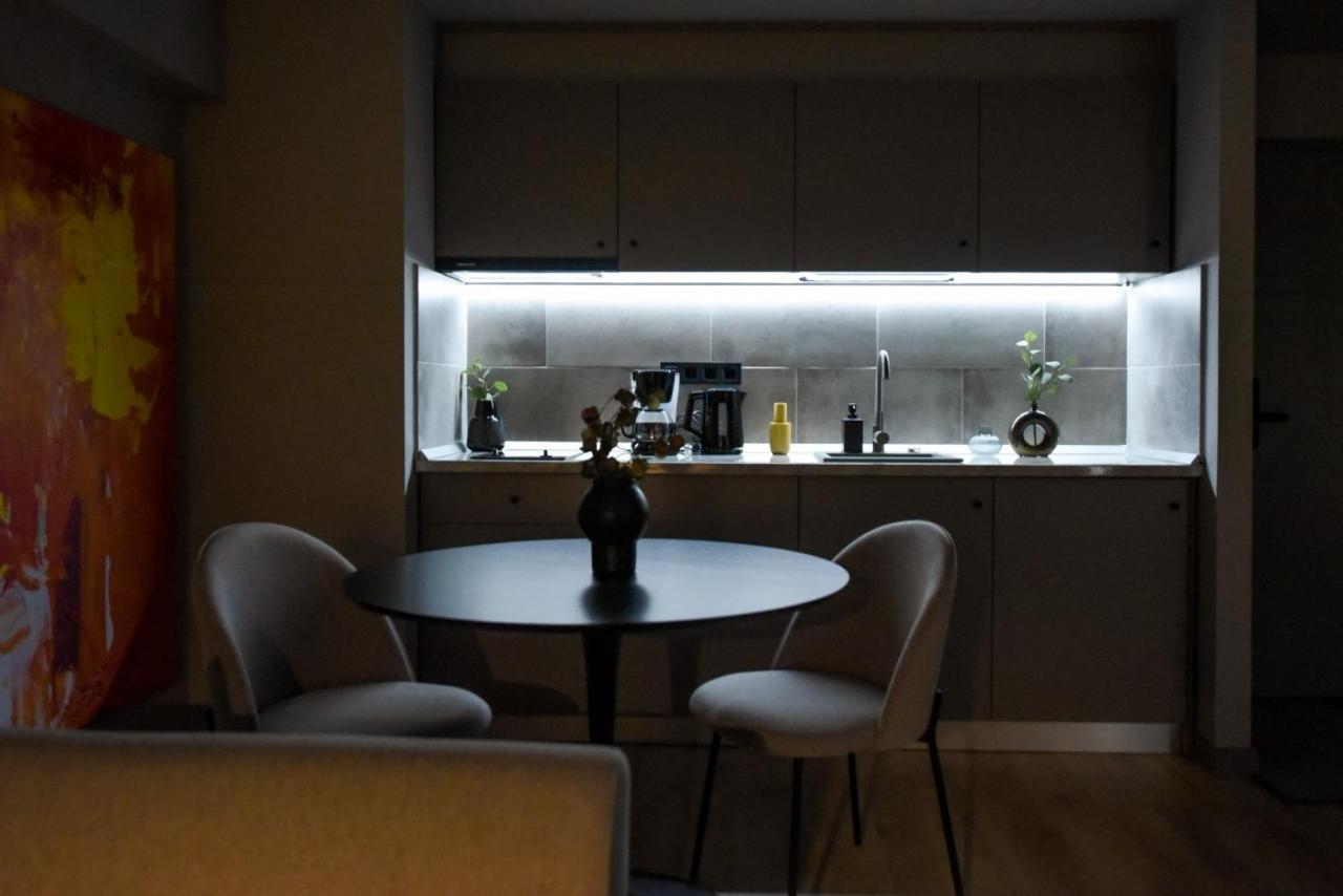 Luxury Near Radisson - Projector & Modern Design Apartment *